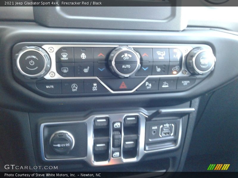Firecracker Red / Black 2021 Jeep Gladiator Sport 4x4