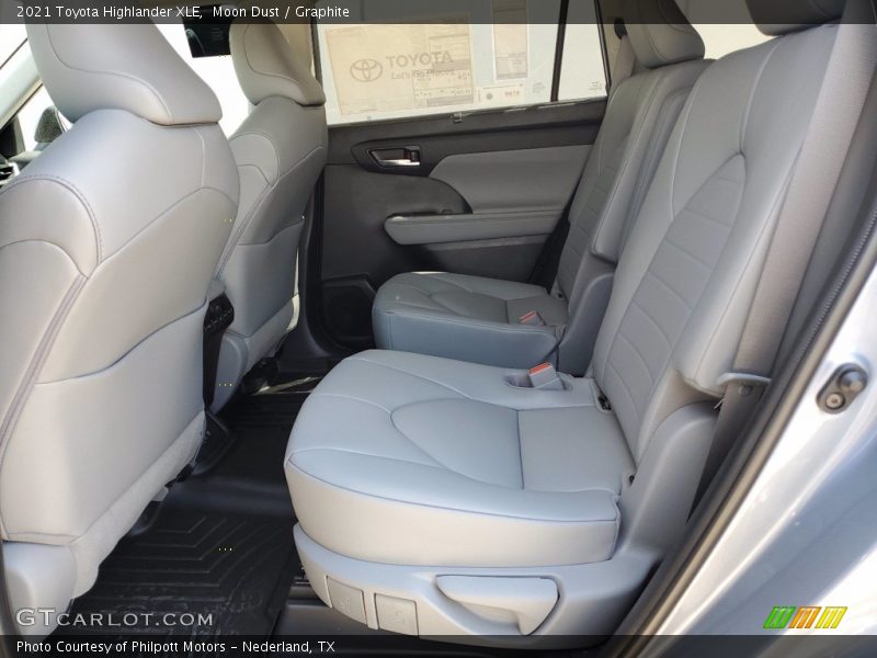 Moon Dust / Graphite 2021 Toyota Highlander XLE