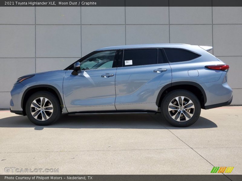 Moon Dust / Graphite 2021 Toyota Highlander XLE