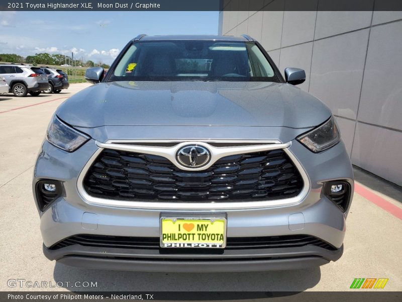 Moon Dust / Graphite 2021 Toyota Highlander XLE