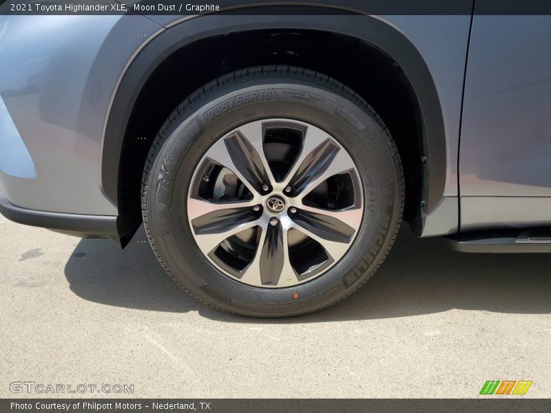 Moon Dust / Graphite 2021 Toyota Highlander XLE