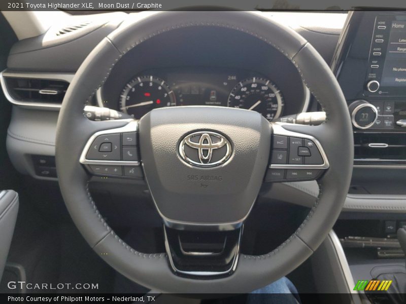Moon Dust / Graphite 2021 Toyota Highlander XLE
