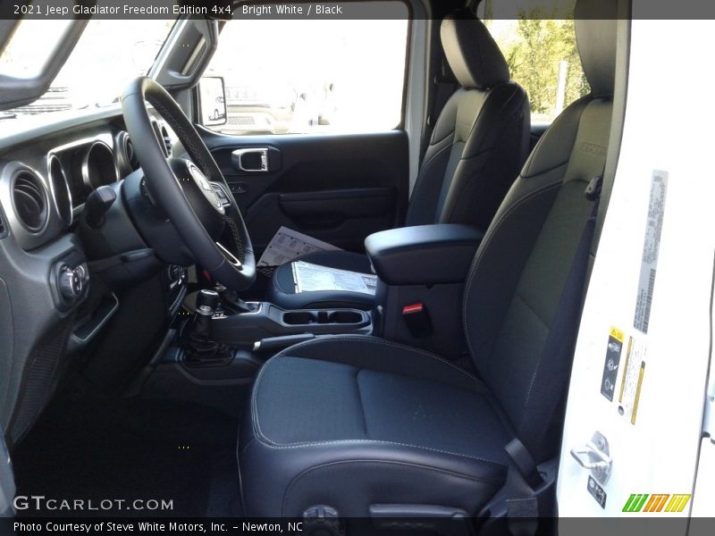 Bright White / Black 2021 Jeep Gladiator Freedom Edition 4x4