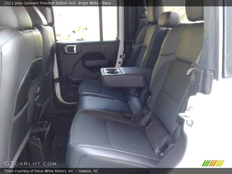 Bright White / Black 2021 Jeep Gladiator Freedom Edition 4x4