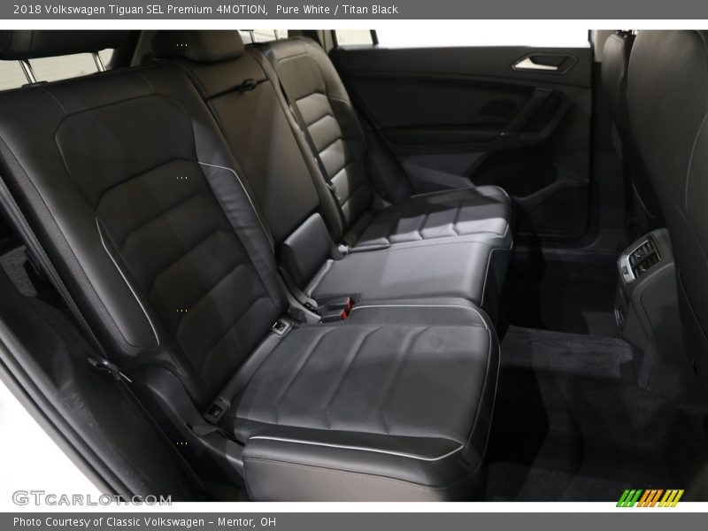 Pure White / Titan Black 2018 Volkswagen Tiguan SEL Premium 4MOTION