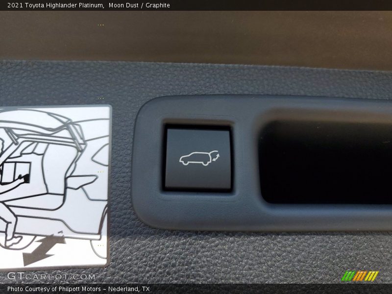 Moon Dust / Graphite 2021 Toyota Highlander Platinum