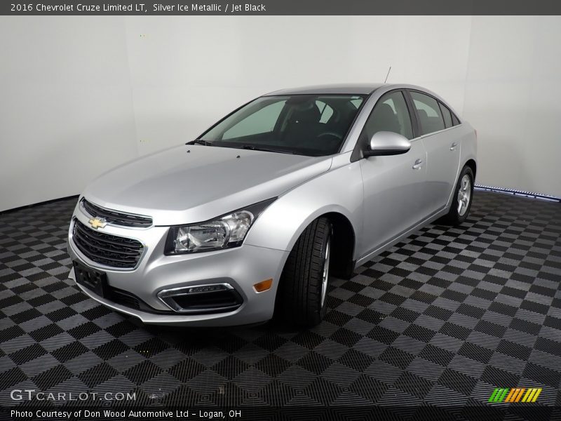 Silver Ice Metallic / Jet Black 2016 Chevrolet Cruze Limited LT