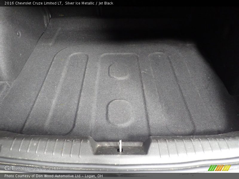 Silver Ice Metallic / Jet Black 2016 Chevrolet Cruze Limited LT