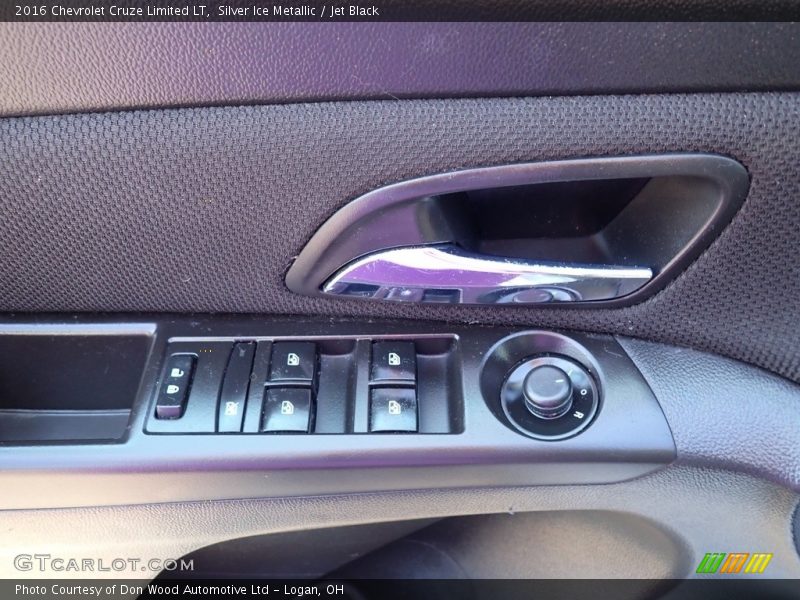 Silver Ice Metallic / Jet Black 2016 Chevrolet Cruze Limited LT