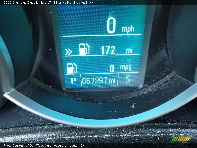 Silver Ice Metallic / Jet Black 2016 Chevrolet Cruze Limited LT