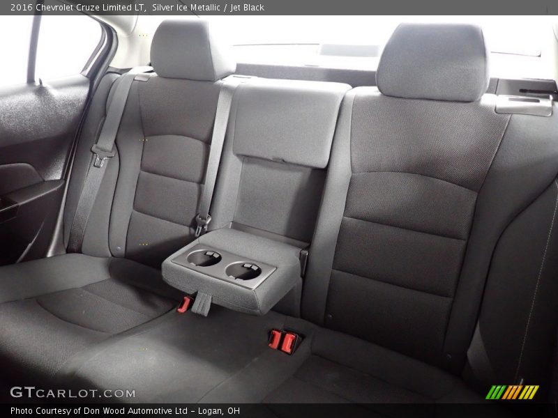 Silver Ice Metallic / Jet Black 2016 Chevrolet Cruze Limited LT