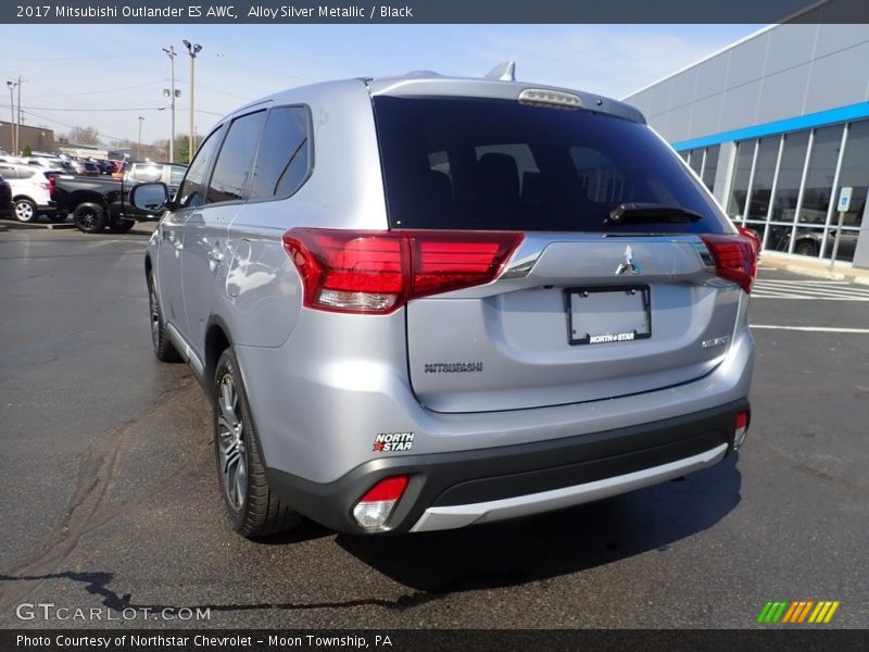 Alloy Silver Metallic / Black 2017 Mitsubishi Outlander ES AWC