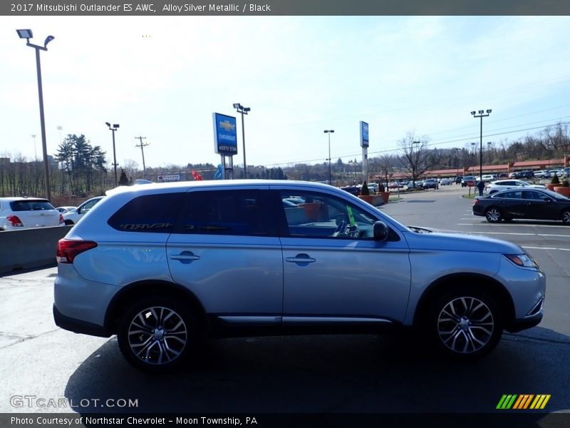Alloy Silver Metallic / Black 2017 Mitsubishi Outlander ES AWC