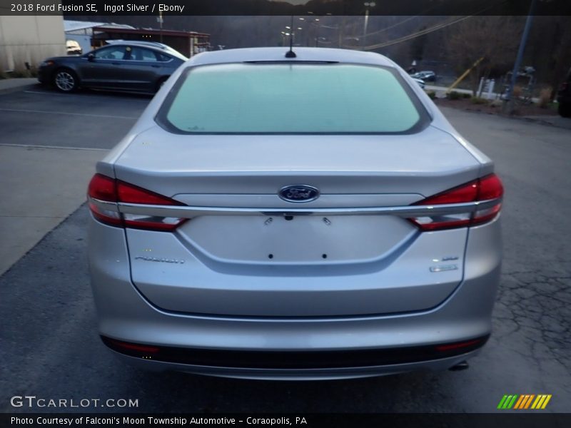 Ingot Silver / Ebony 2018 Ford Fusion SE