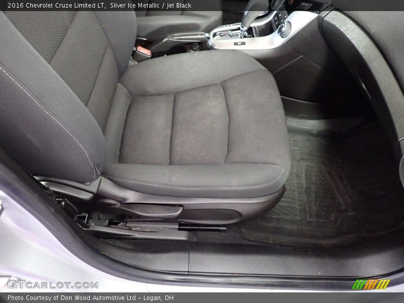 Silver Ice Metallic / Jet Black 2016 Chevrolet Cruze Limited LT