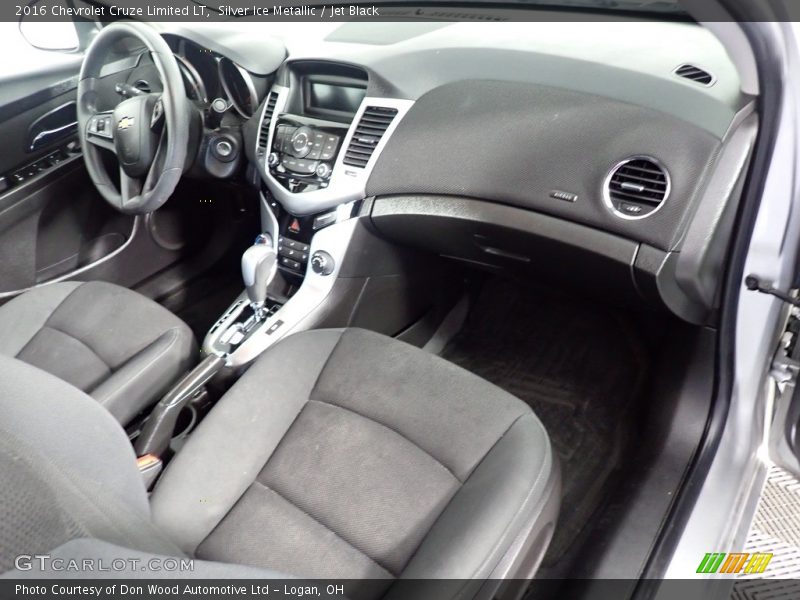 Silver Ice Metallic / Jet Black 2016 Chevrolet Cruze Limited LT