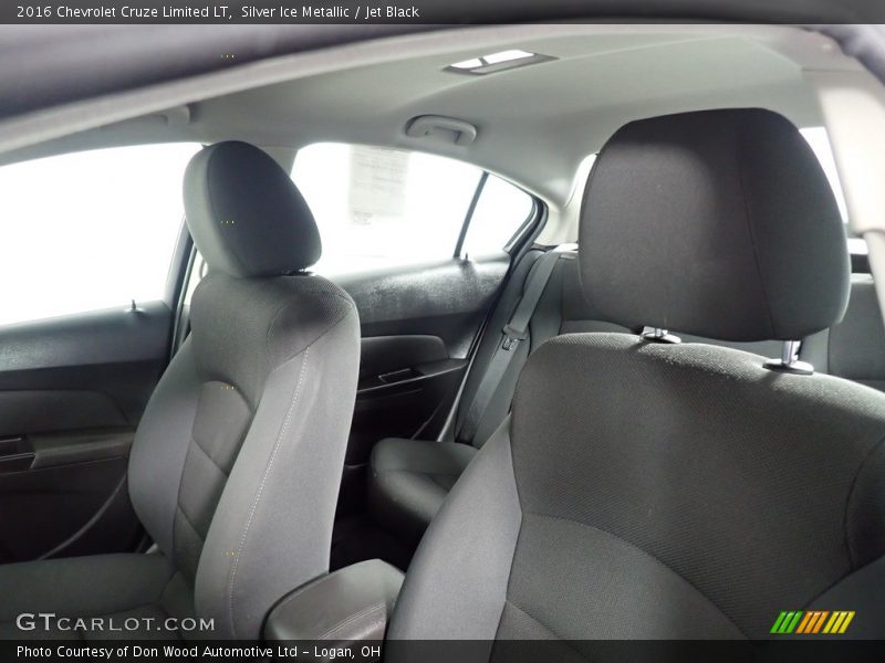 Silver Ice Metallic / Jet Black 2016 Chevrolet Cruze Limited LT