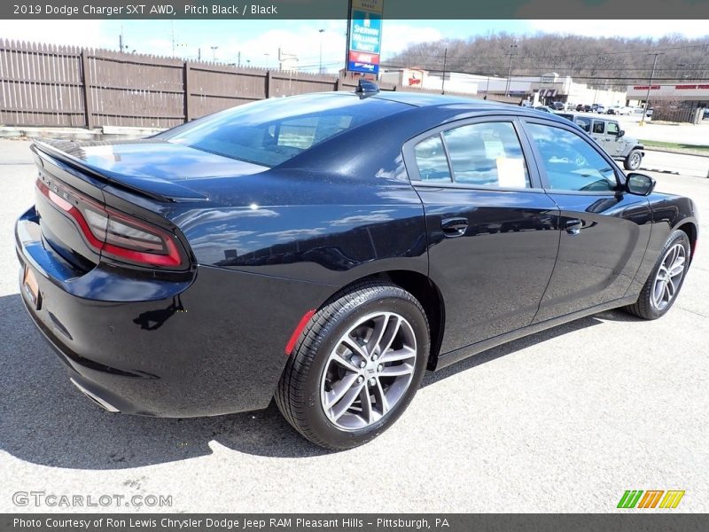 Pitch Black / Black 2019 Dodge Charger SXT AWD
