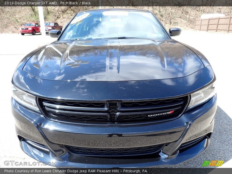 Pitch Black / Black 2019 Dodge Charger SXT AWD