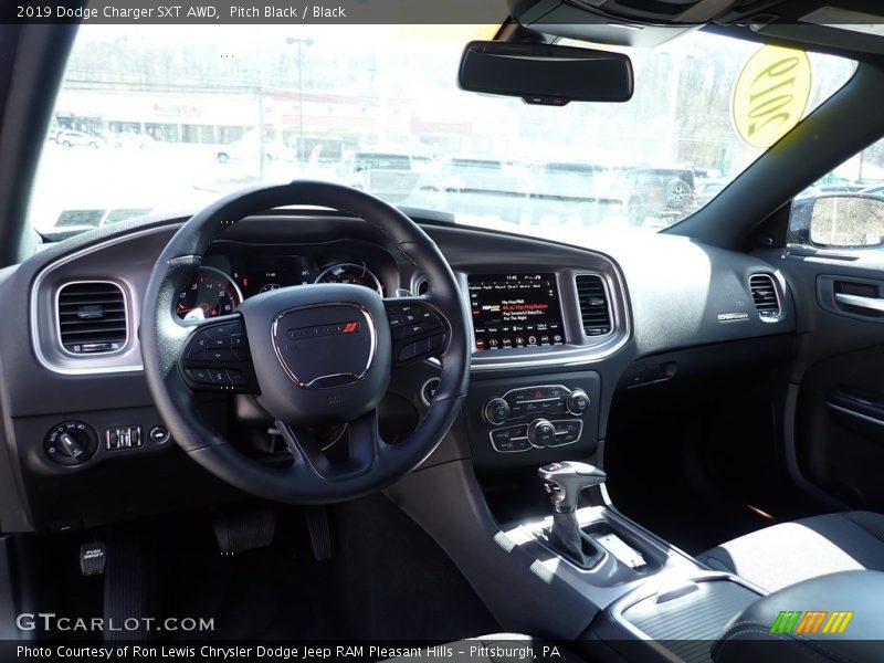 Pitch Black / Black 2019 Dodge Charger SXT AWD