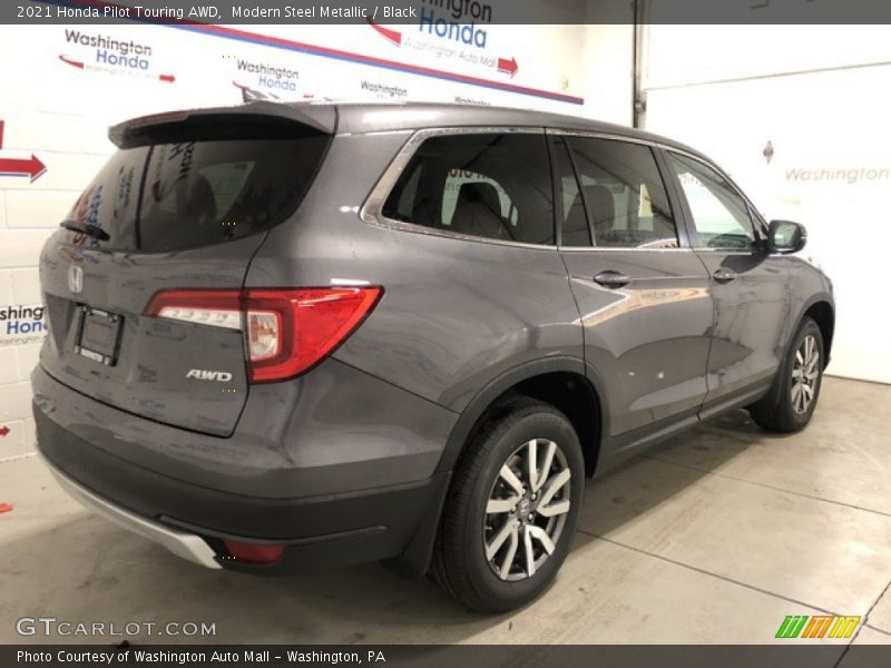 Modern Steel Metallic / Black 2021 Honda Pilot Touring AWD