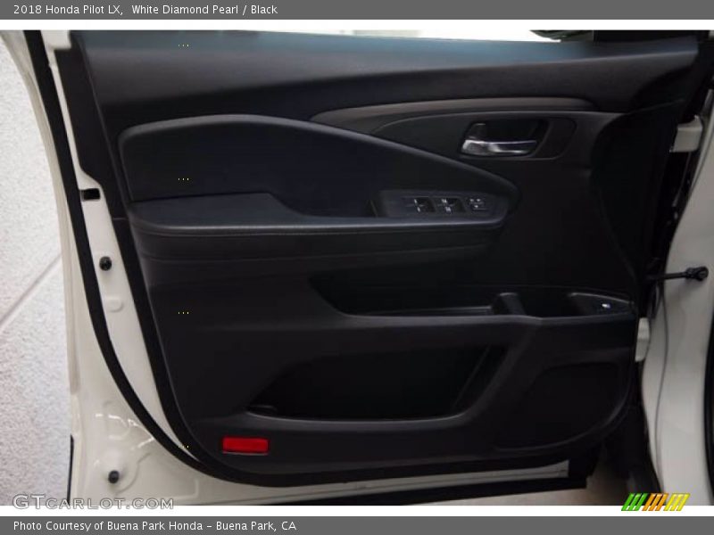 White Diamond Pearl / Black 2018 Honda Pilot LX