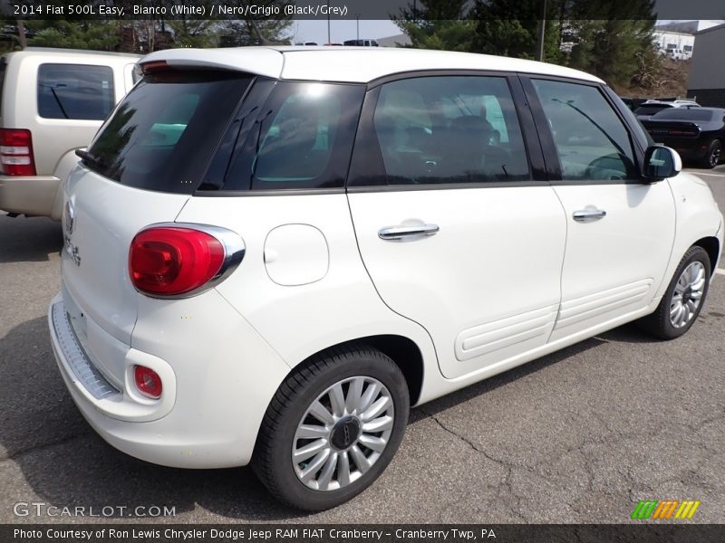 Bianco (White) / Nero/Grigio (Black/Grey) 2014 Fiat 500L Easy