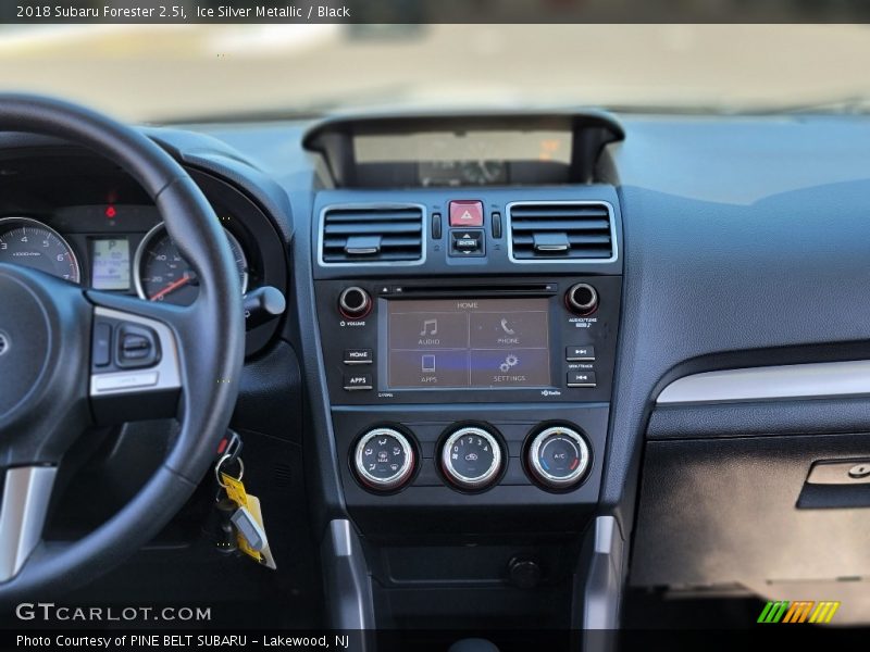 Ice Silver Metallic / Black 2018 Subaru Forester 2.5i