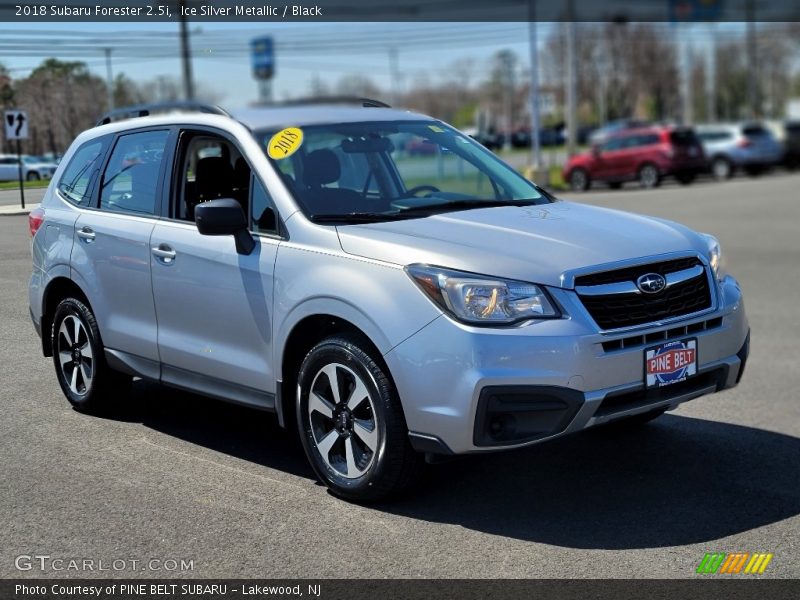 Ice Silver Metallic / Black 2018 Subaru Forester 2.5i