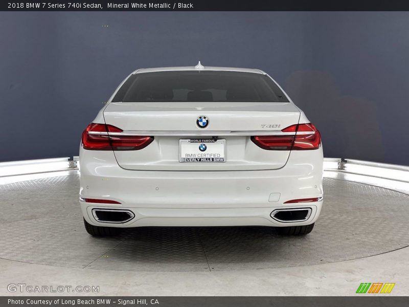 Mineral White Metallic / Black 2018 BMW 7 Series 740i Sedan