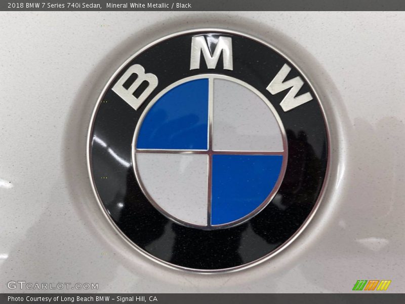 Mineral White Metallic / Black 2018 BMW 7 Series 740i Sedan