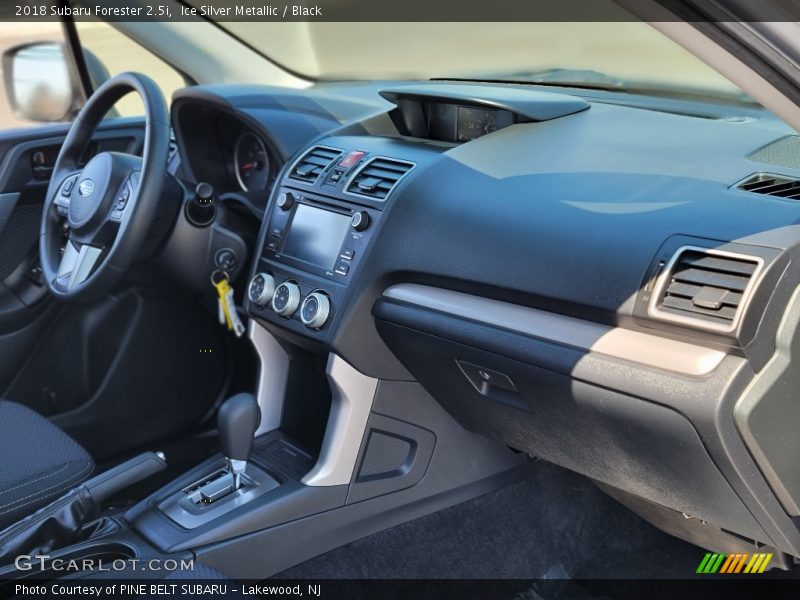 Ice Silver Metallic / Black 2018 Subaru Forester 2.5i
