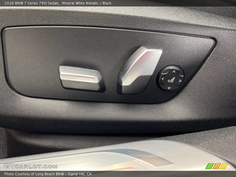 Mineral White Metallic / Black 2018 BMW 7 Series 740i Sedan
