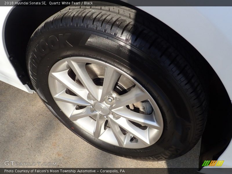 Quartz White Pearl / Black 2018 Hyundai Sonata SE