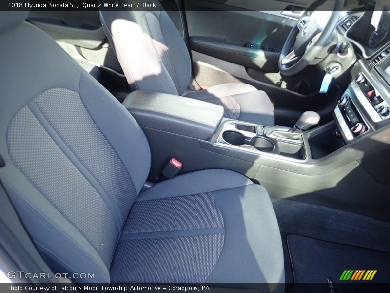 Quartz White Pearl / Black 2018 Hyundai Sonata SE