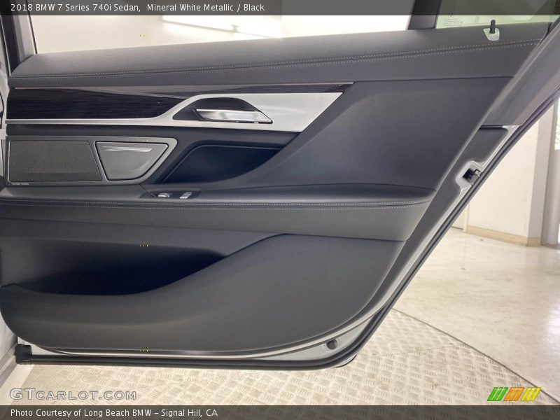 Mineral White Metallic / Black 2018 BMW 7 Series 740i Sedan