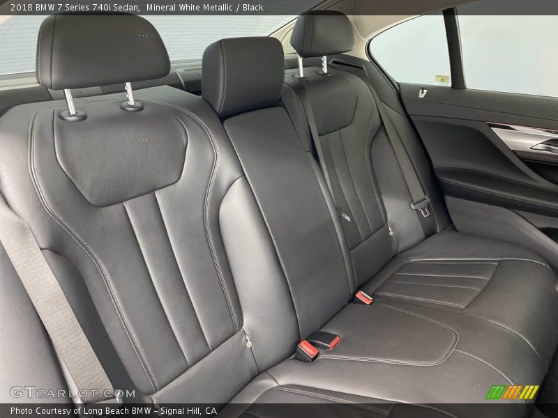 Mineral White Metallic / Black 2018 BMW 7 Series 740i Sedan