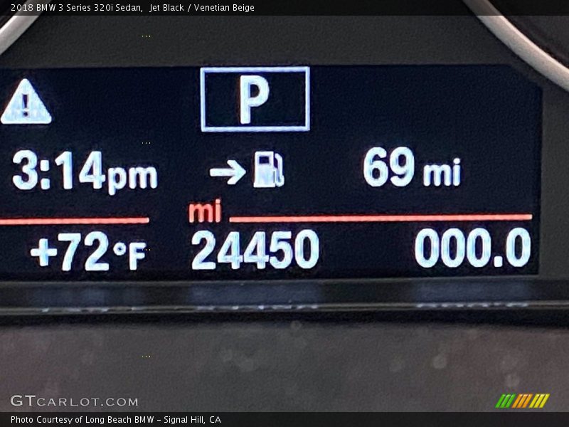 Jet Black / Venetian Beige 2018 BMW 3 Series 320i Sedan