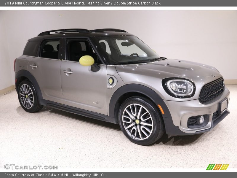 Front 3/4 View of 2019 Countryman Cooper S E All4 Hybrid