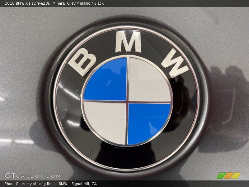 Mineral Grey Metallic / Black 2018 BMW X1 sDrive28i
