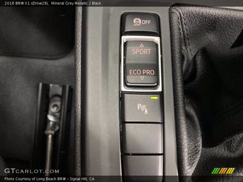 Mineral Grey Metallic / Black 2018 BMW X1 sDrive28i