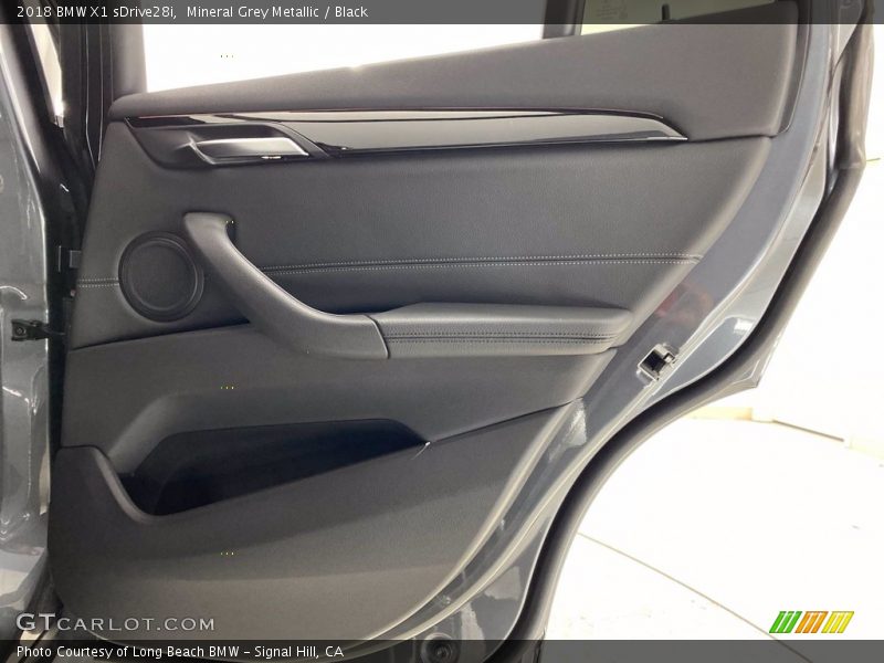 Mineral Grey Metallic / Black 2018 BMW X1 sDrive28i