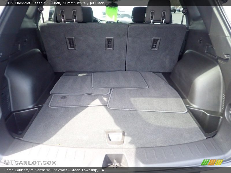Summit White / Jet Black 2019 Chevrolet Blazer 2.5L Cloth