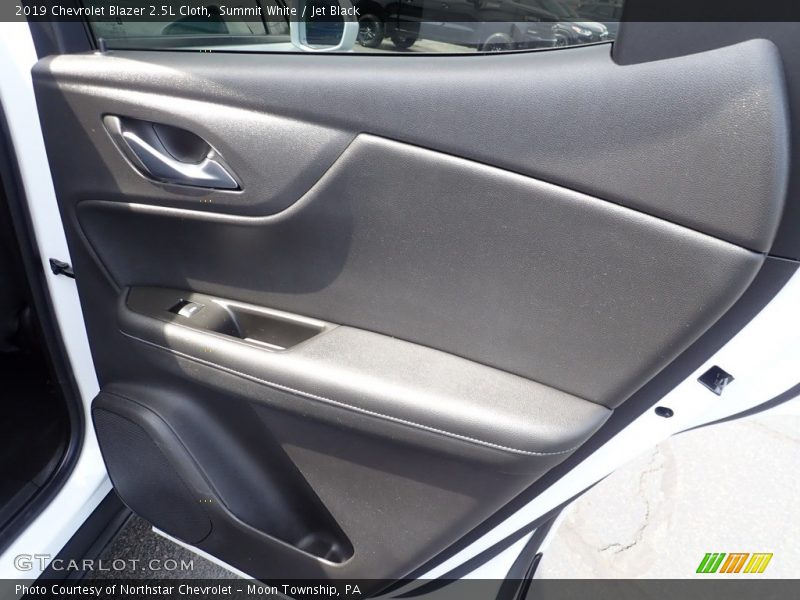 Summit White / Jet Black 2019 Chevrolet Blazer 2.5L Cloth