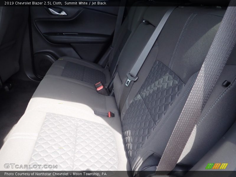 Summit White / Jet Black 2019 Chevrolet Blazer 2.5L Cloth