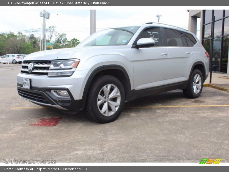 Front 3/4 View of 2018 Atlas SEL