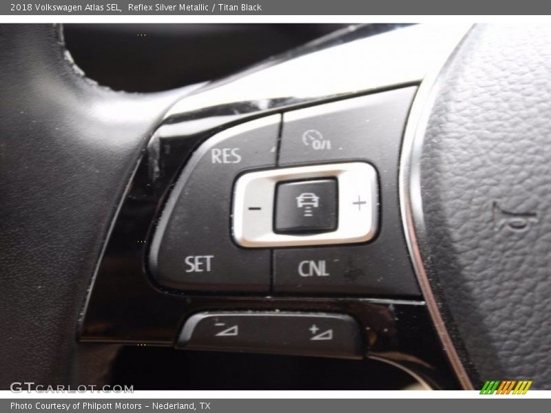 Reflex Silver Metallic / Titan Black 2018 Volkswagen Atlas SEL