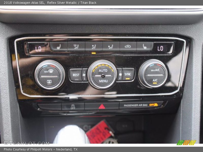 Reflex Silver Metallic / Titan Black 2018 Volkswagen Atlas SEL