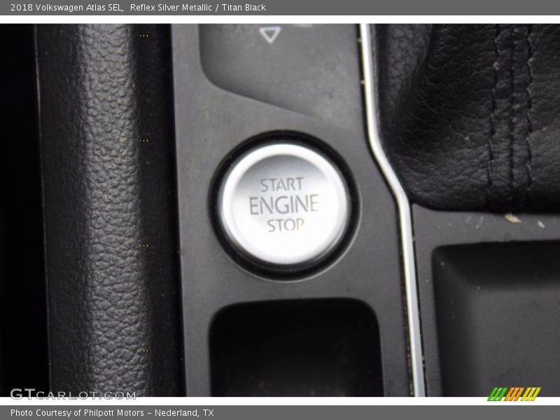 Reflex Silver Metallic / Titan Black 2018 Volkswagen Atlas SEL