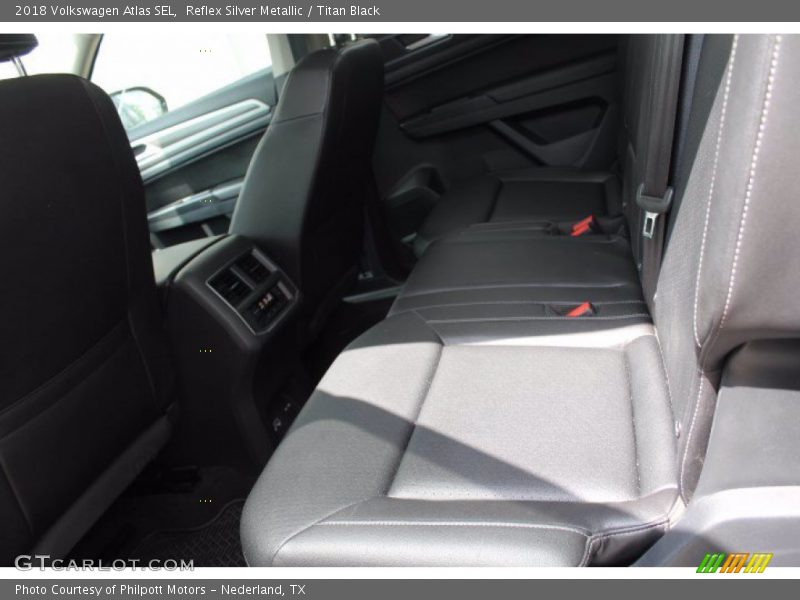 Reflex Silver Metallic / Titan Black 2018 Volkswagen Atlas SEL